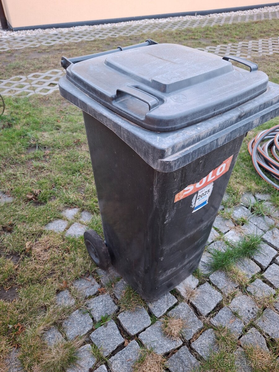 Popelnice 120l plastová