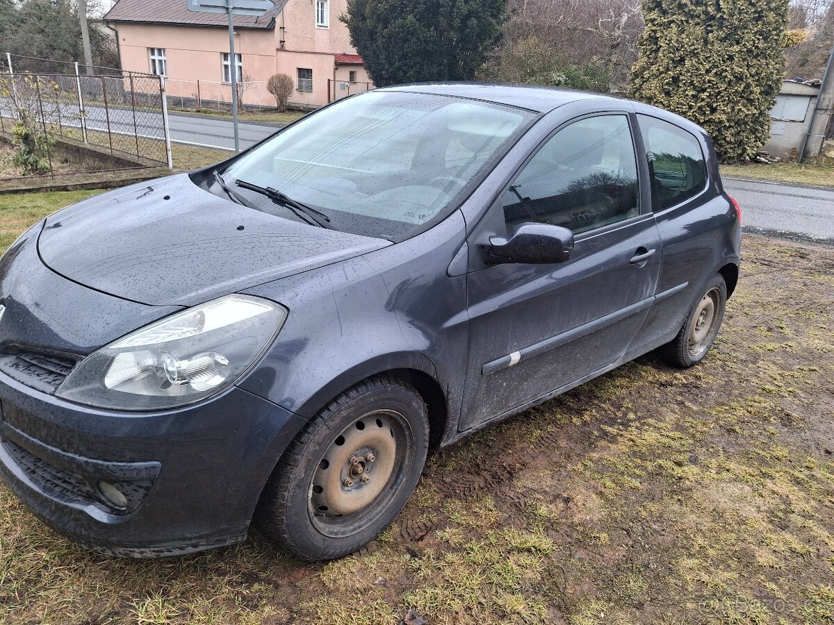 Renault clio 1.6 benzín