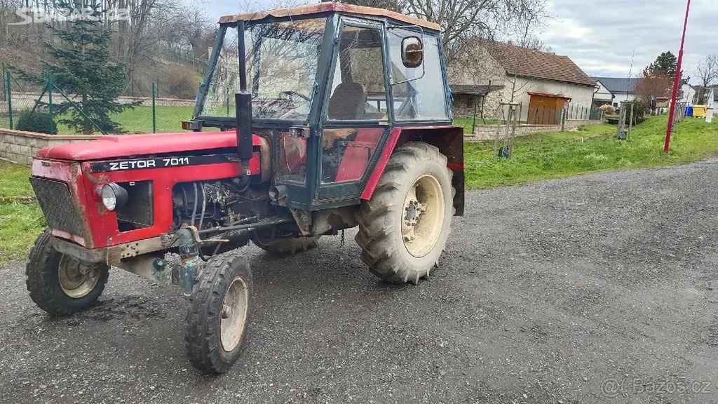 Traktor Zetor 6911