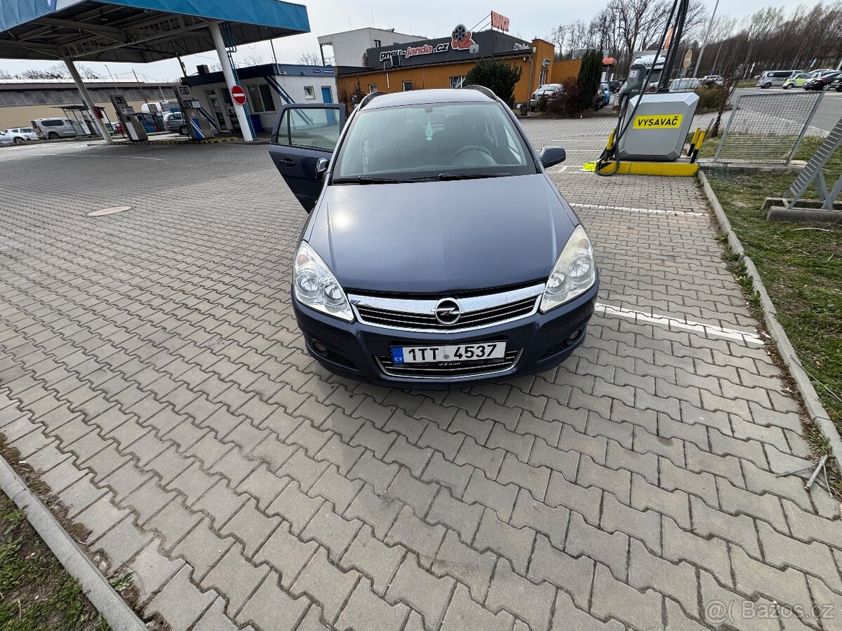 Astra H 1.7CDTI skončila stk