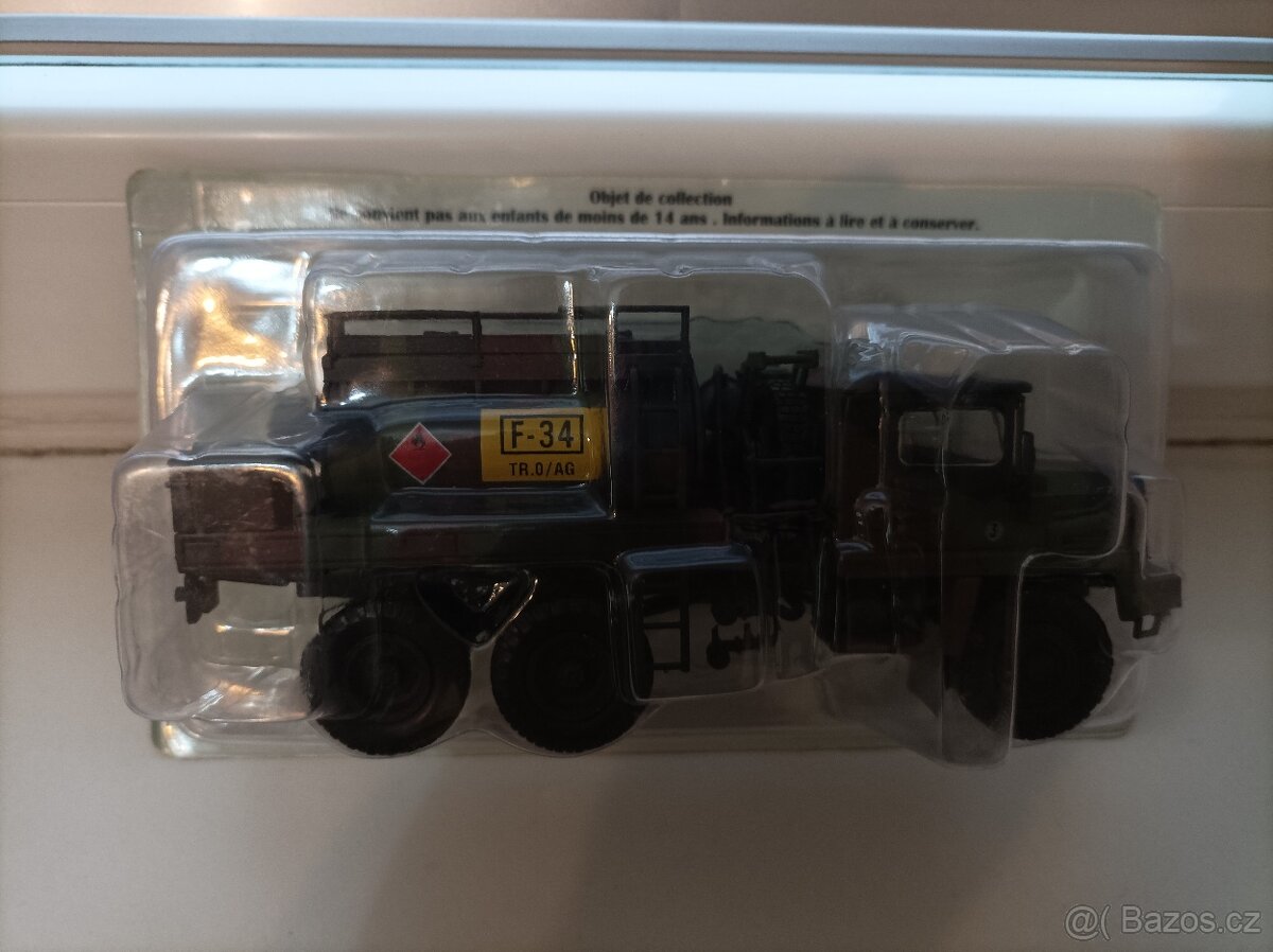 Model HACHETTE - BERLIET 6X6 cisterna armádní 1:43