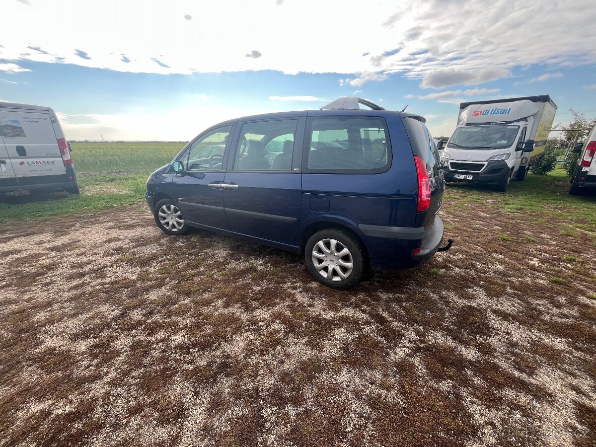 Peugeot 807