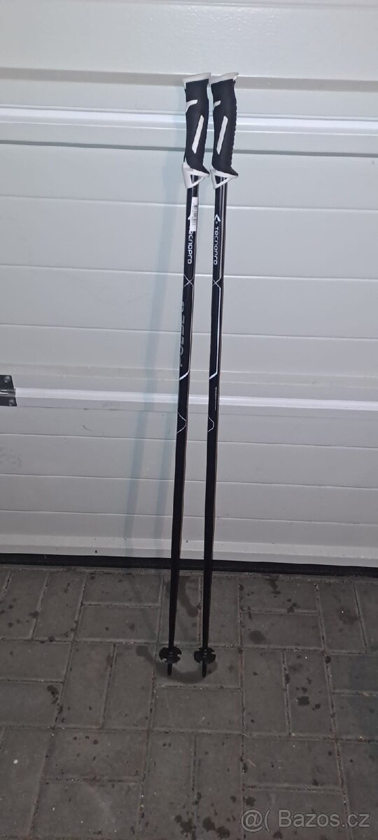 Hůlky sjezd 120cm