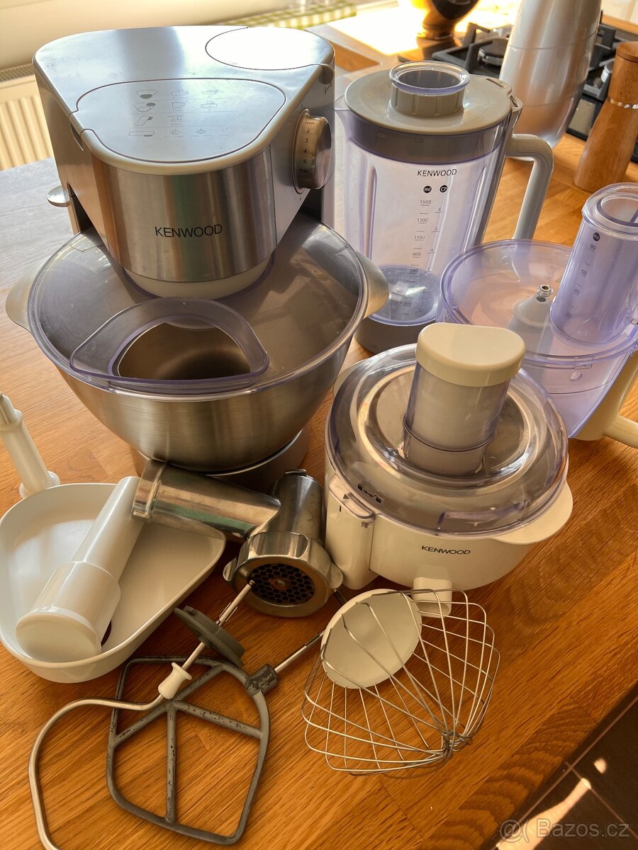 Kuchyňský robot Kenwood KM 266