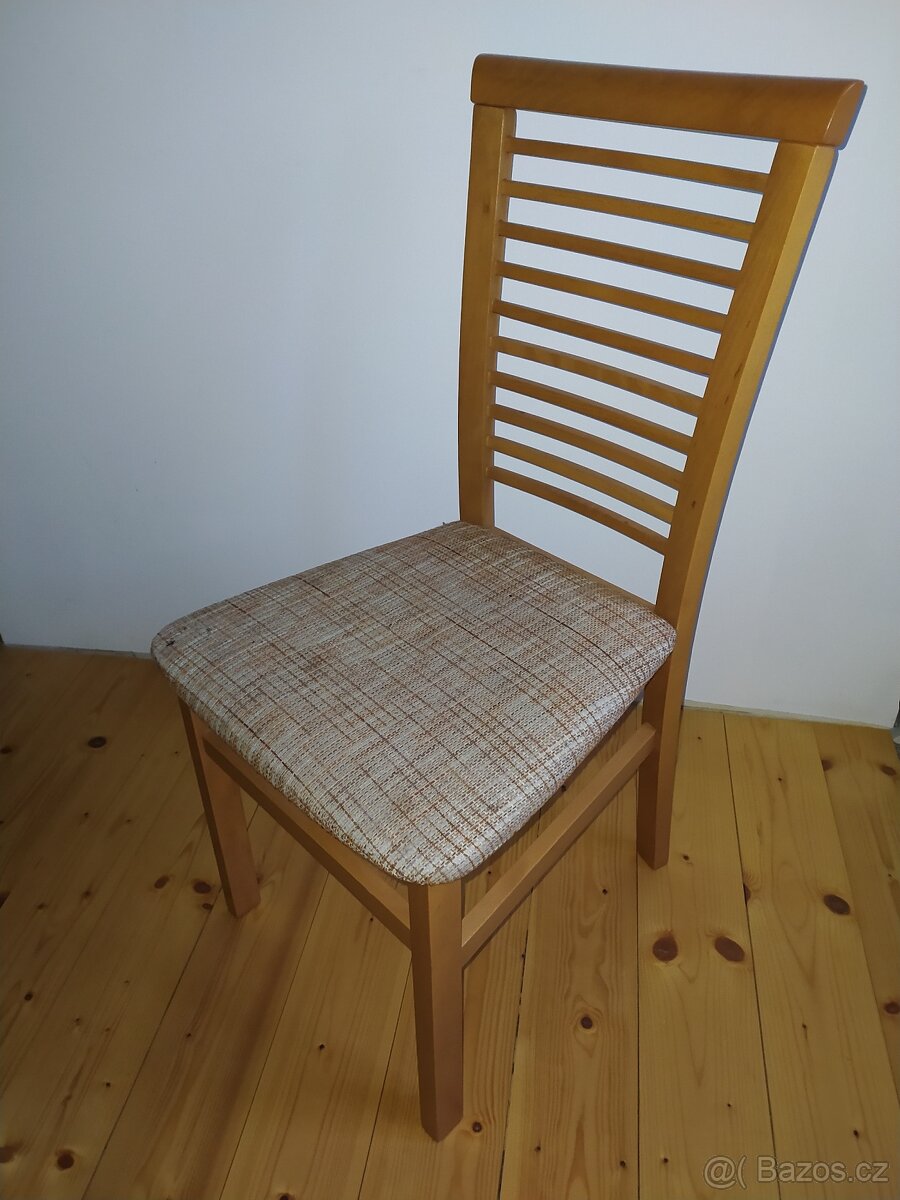 Dřevěné židle