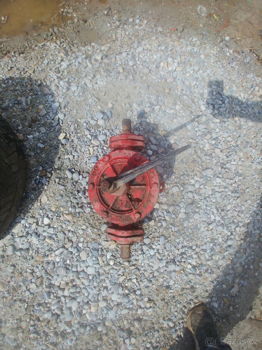 Ruční čerpadlo