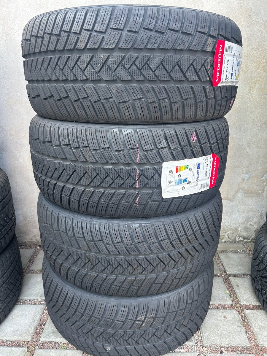 Sada pneumatik 255/40 R20 101Y Vredestein - zimní