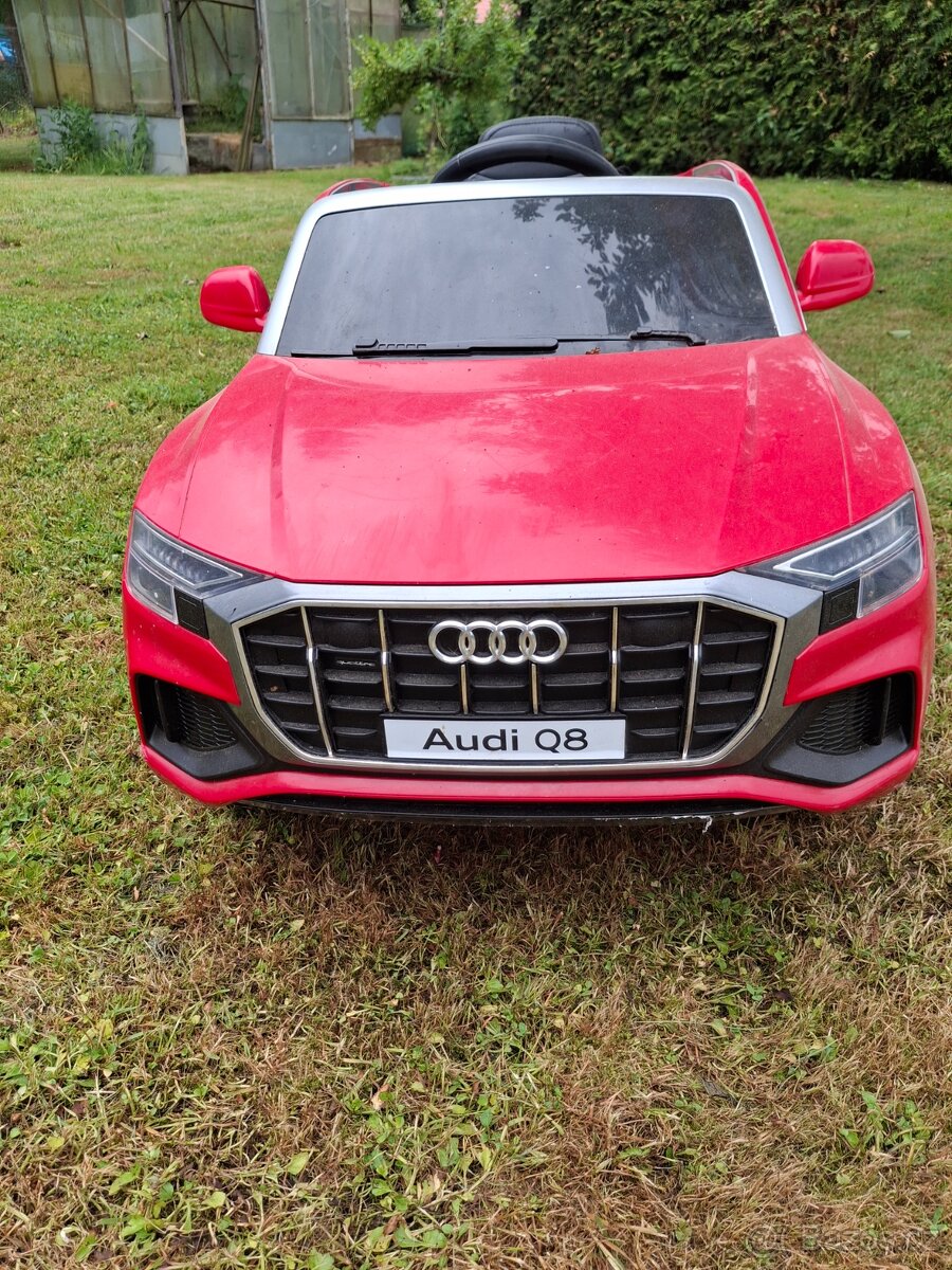 Dětské elektrické autíčko audi Q8