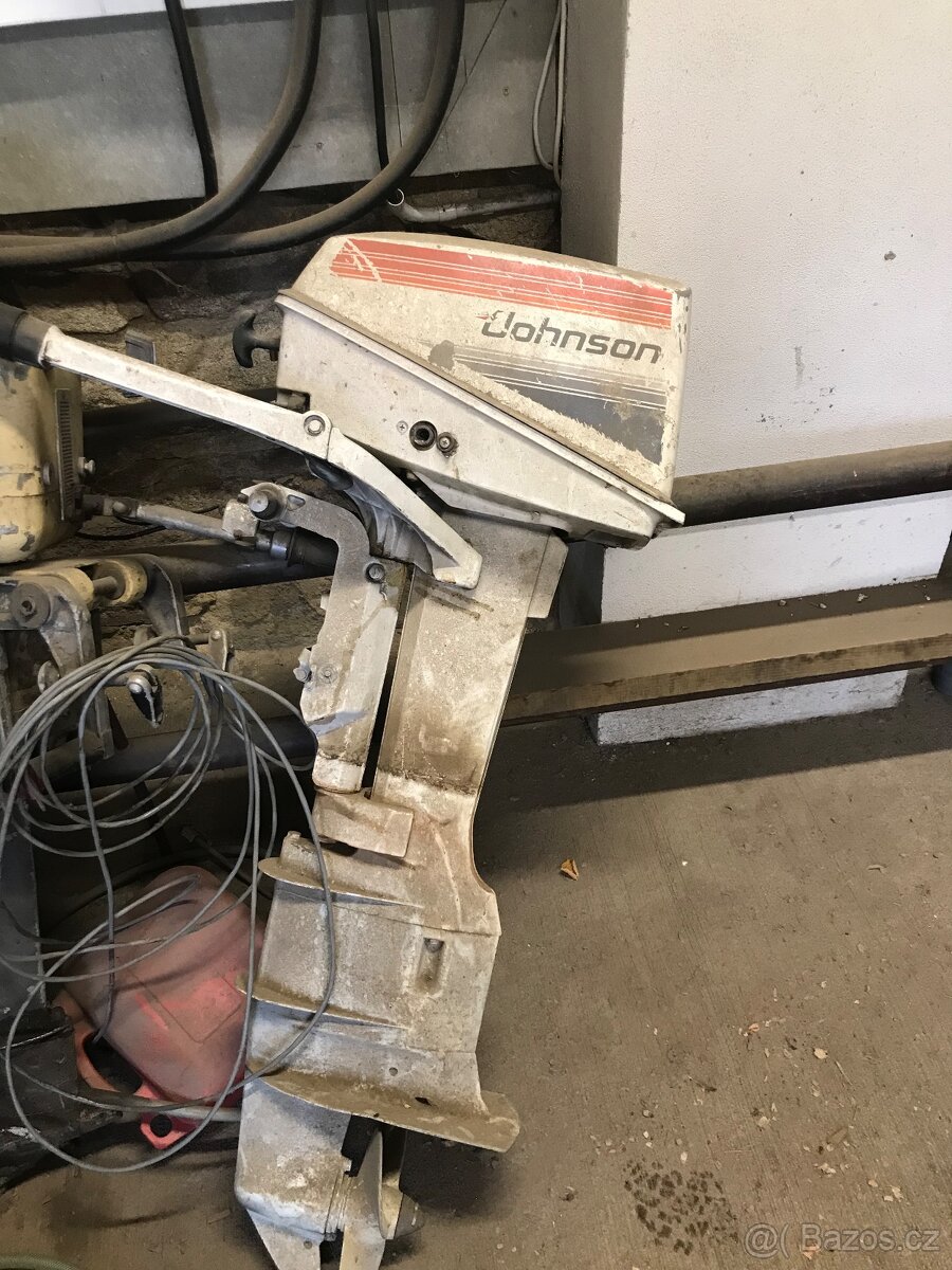 Lodní motor