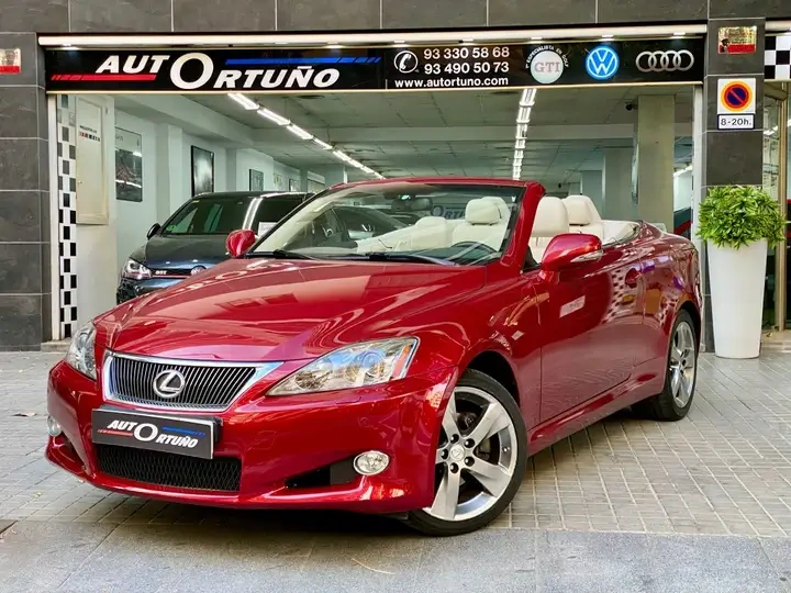 KOUPIM LEXUS IS CABRIO