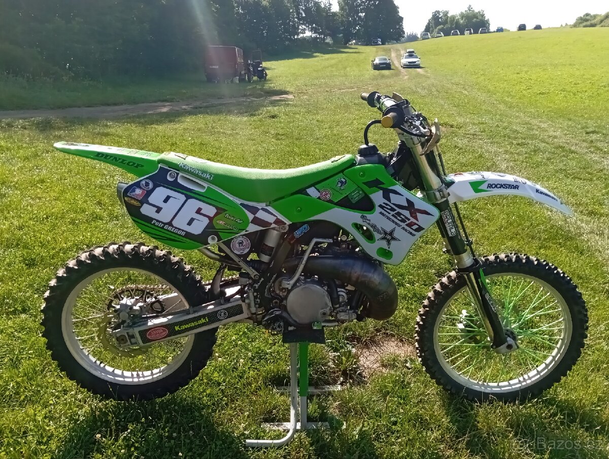 KAWASAKI KX 250 MOTOKROS