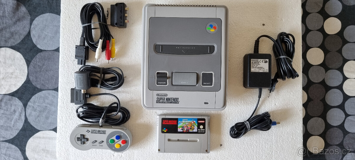 SUPER NINTENDO (SNES 1993) S HROU MARIO KART