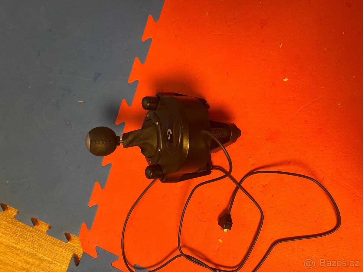 Řadící páka logitech shifter