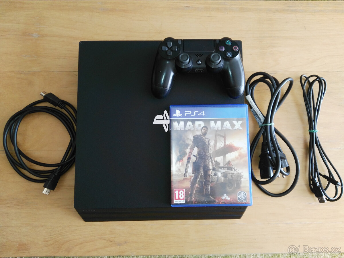 PlayStation 4 PRO + příslušenství + hra