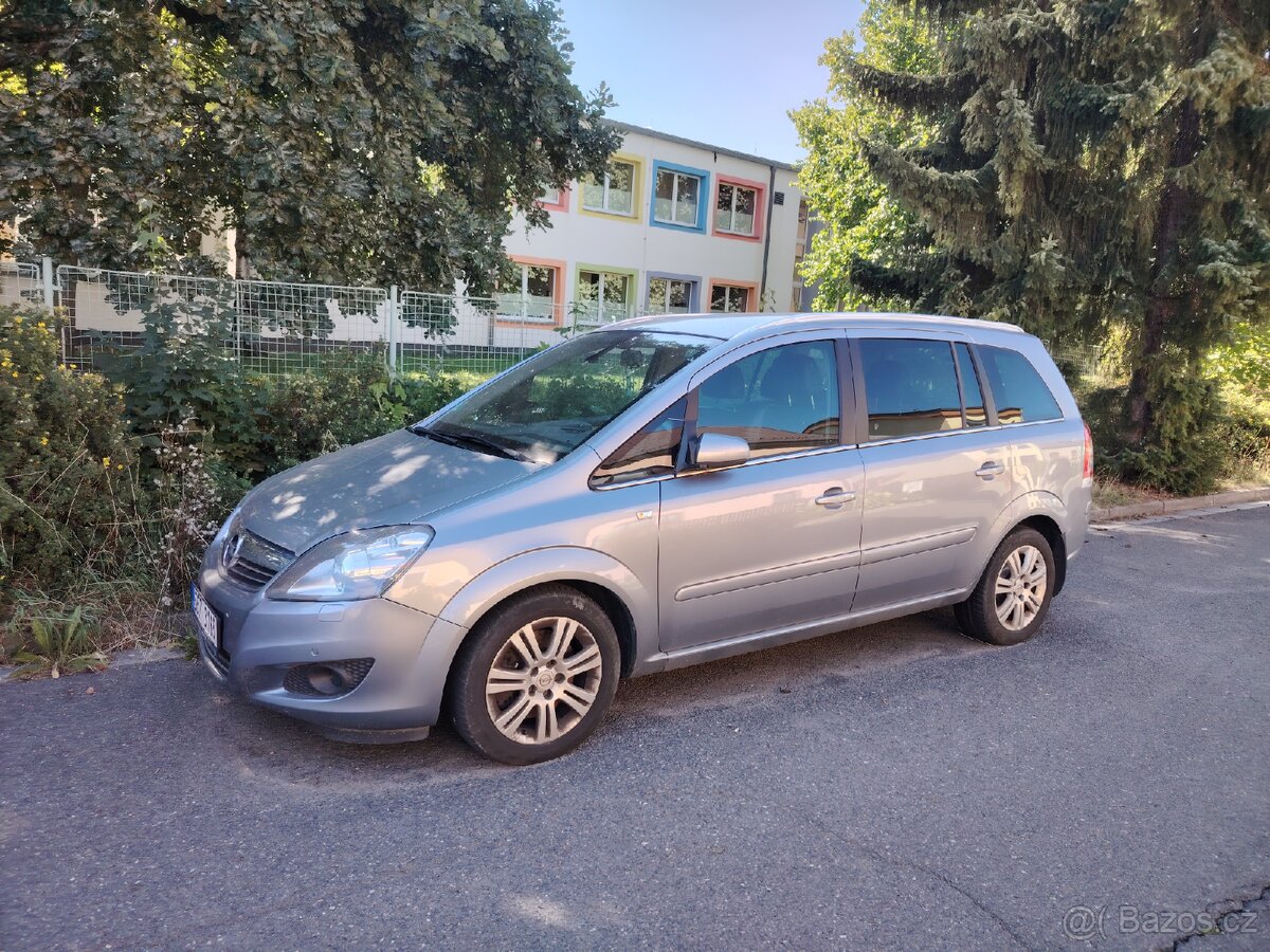 Opel Zafira B 2.2 - na náhradní díly