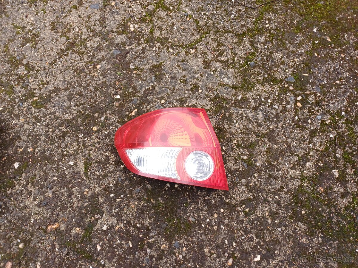 LEVÉ ZADNÍ SVĚTLO NA HYUNDAI GETZ