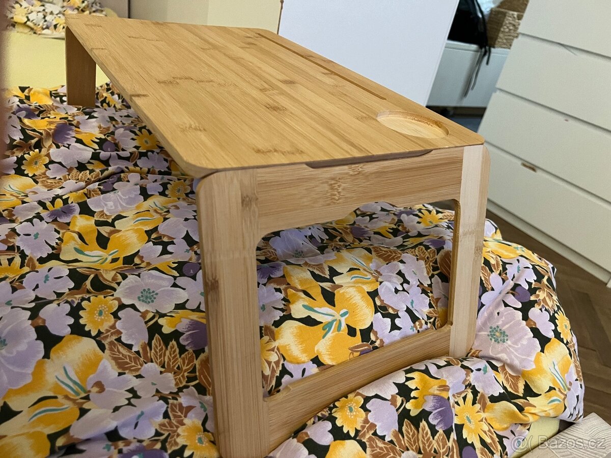 Podnos / stolek do postele