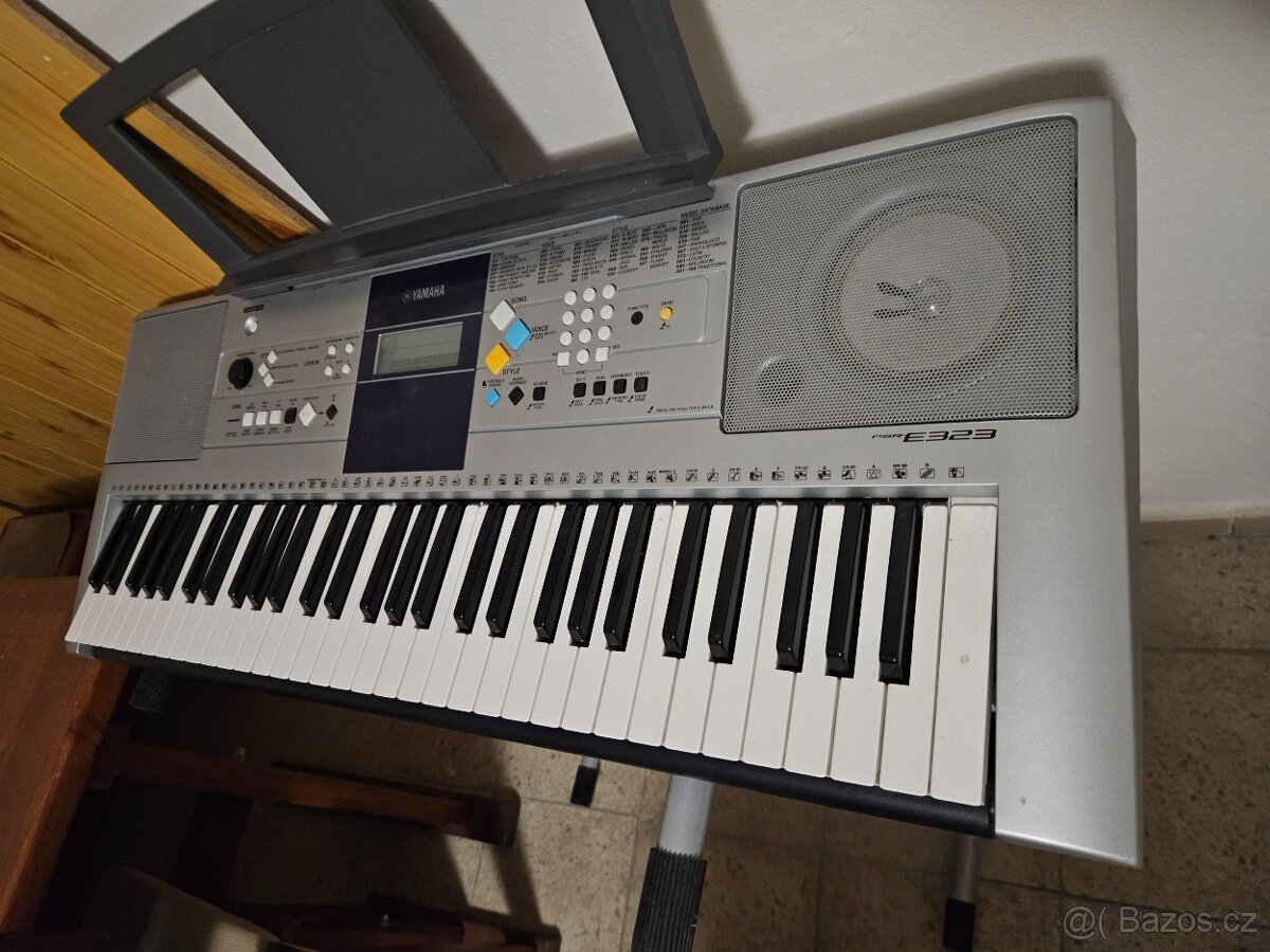 Klávesy yamaha psr-323