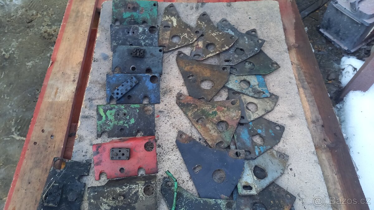 Zetor 25-držáky vzduchového filtru