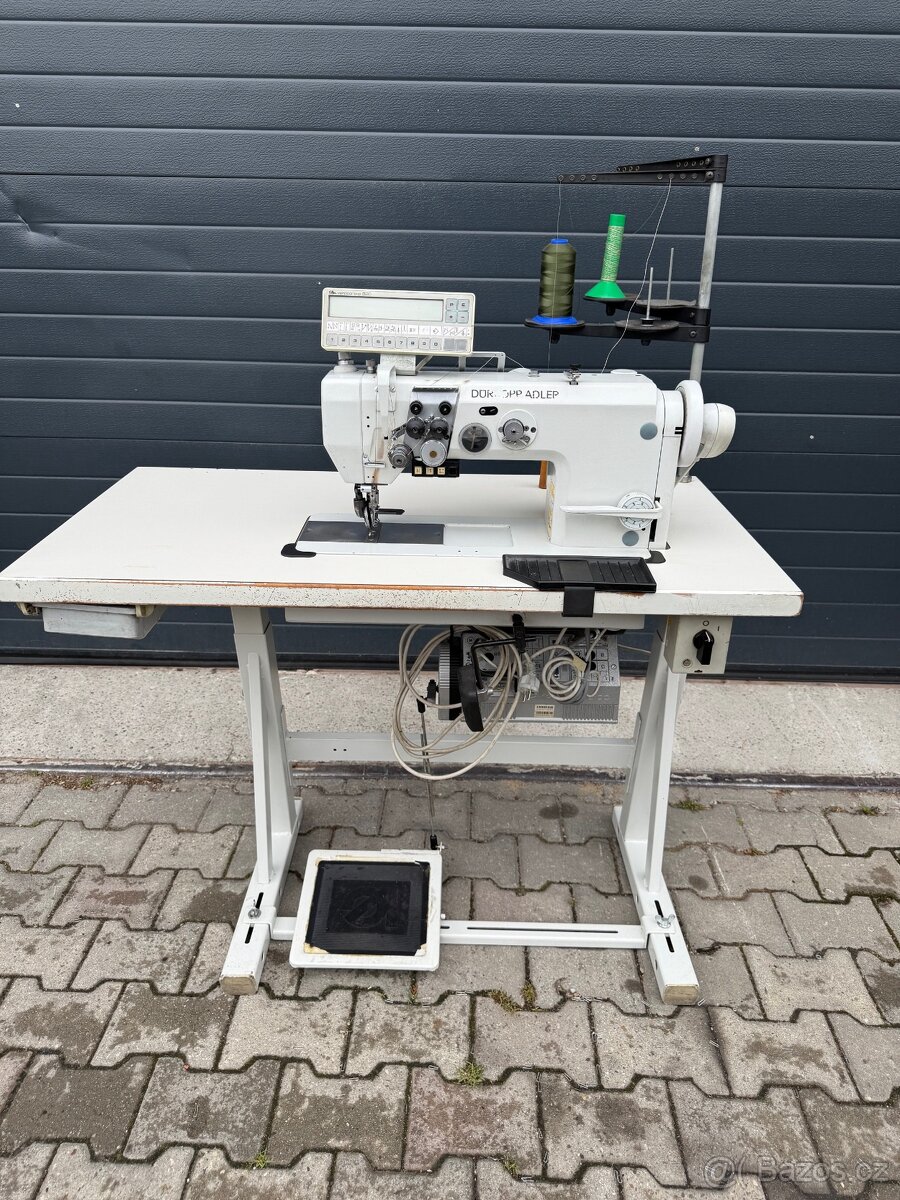 Šicí stroj Durkopp Adler 1220 se 2 jehlami, 4 mm, šicí stroj