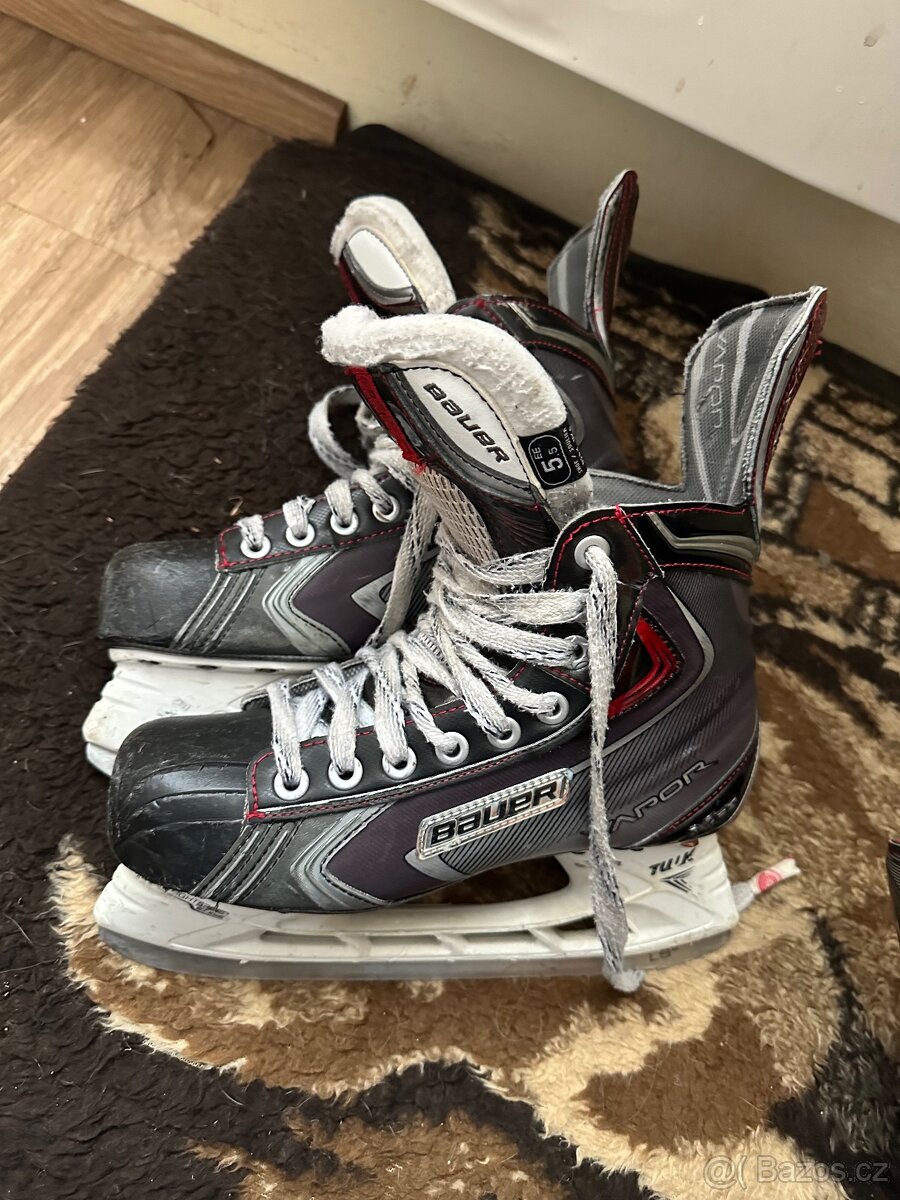 Lední brusle Bauer vapor 39
