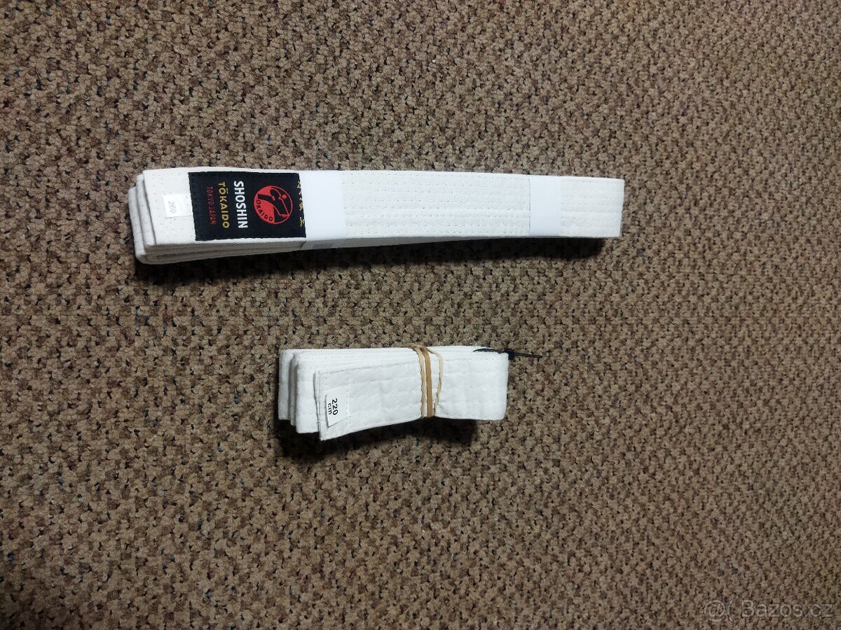 Pásky na karate bile