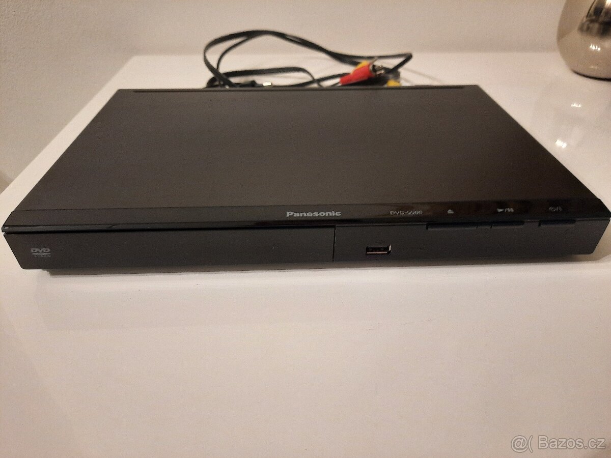 Panasonic CD a DVD přehrávač + dálkový ovladač