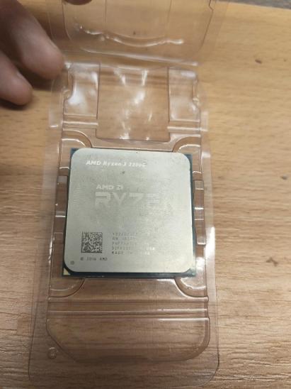 AMD ryzen 3 2200G