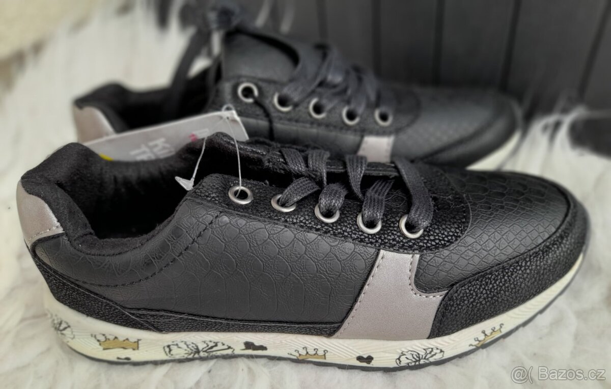 TENISKY CERNE BARVY - vel 34