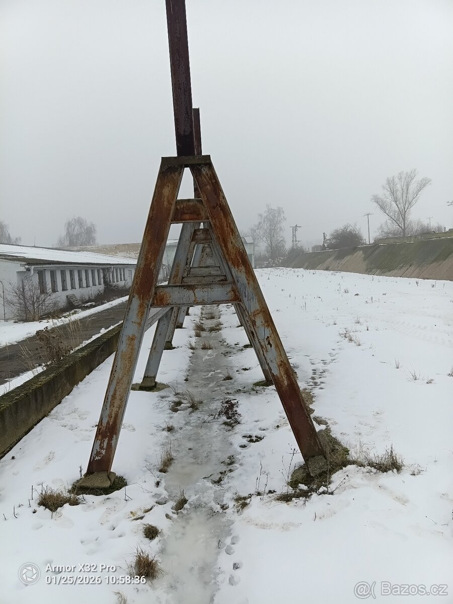 Prodám áčka že silážního žlabu