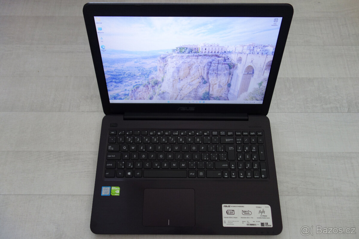 ASUS Vivobook F556U