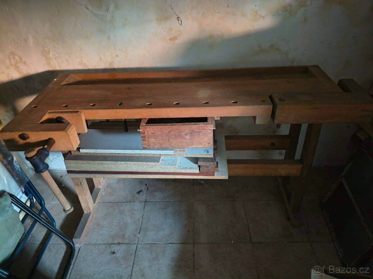 Pracovní stůl pro truhláře