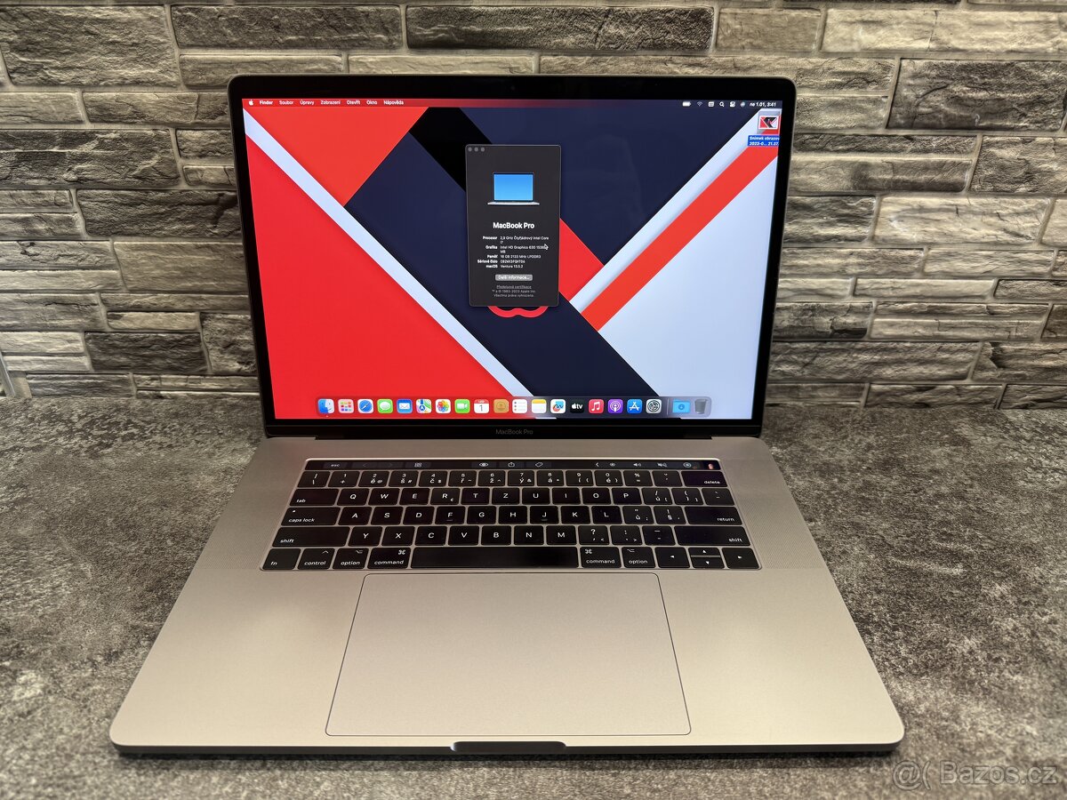 CTO MacBook Pro 15" 2017 i7 / 16GB / 500GB / Pro 560