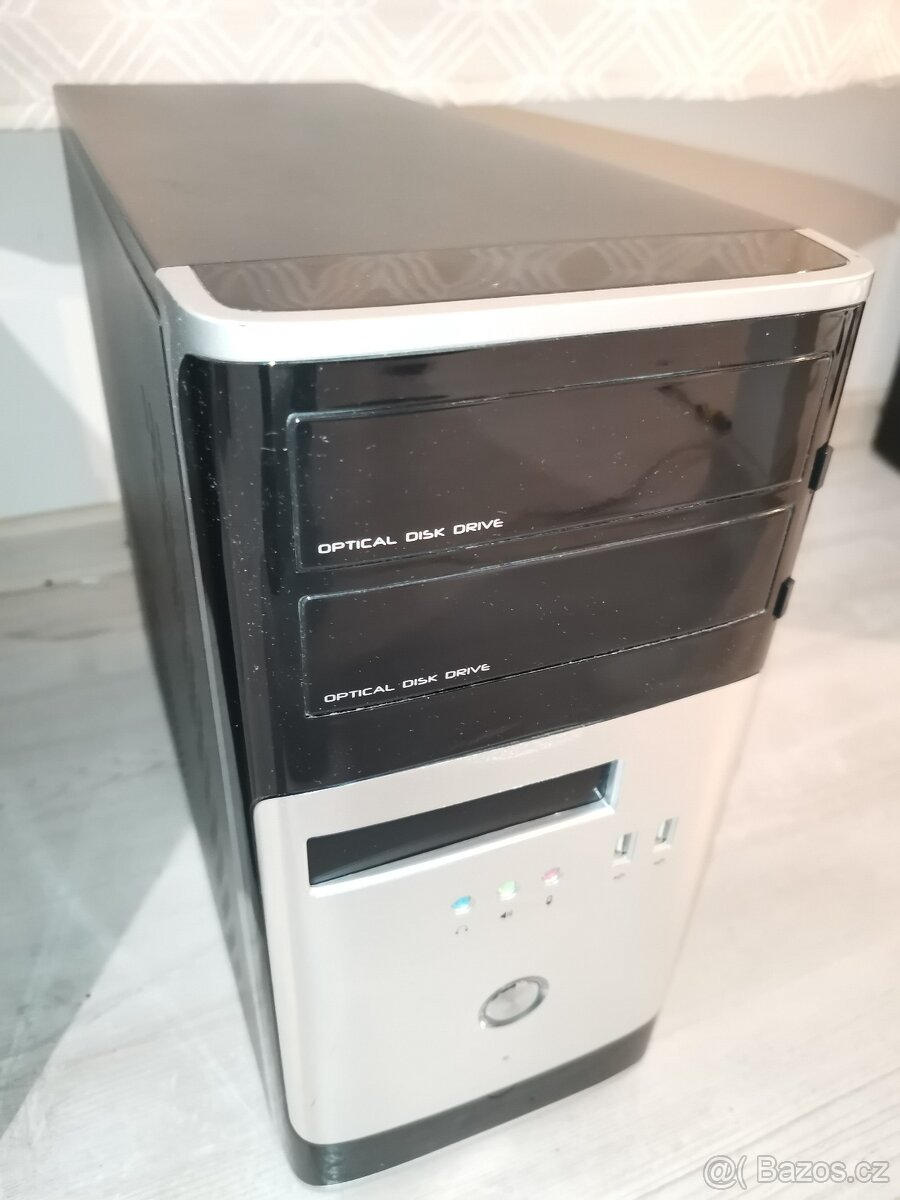 INTEL I3-3220, 4GB DDR3,NVIDIA Quadro 4000 2GB DDR5,SSD +HDD