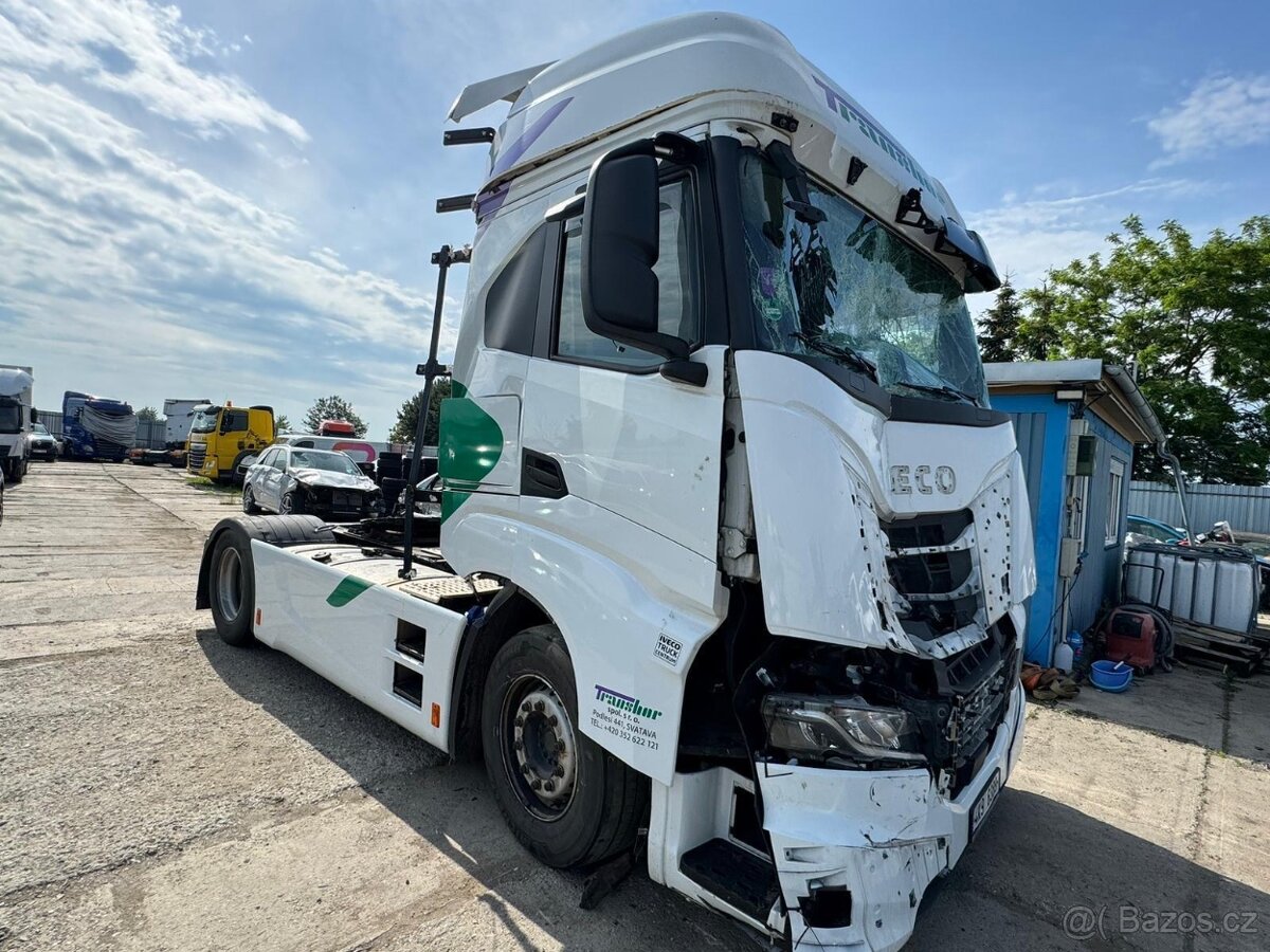 Iveco AS440ST/P rv: 2021/10 353kw Havarované