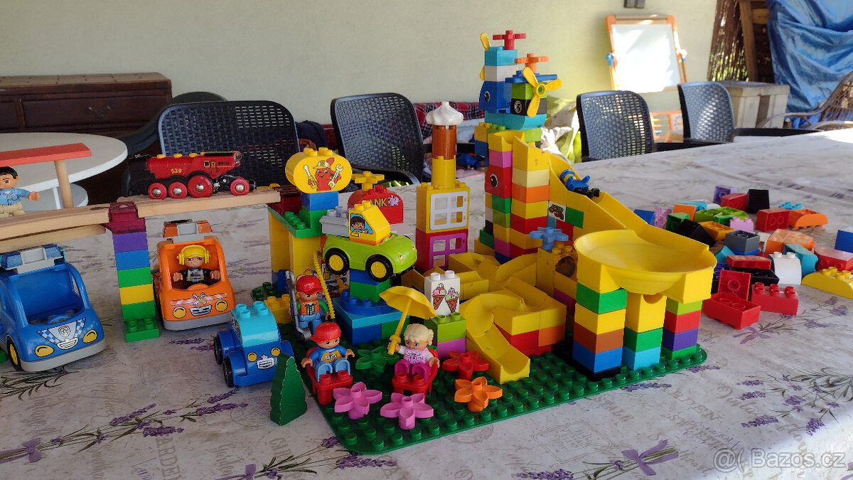 Velká sada Lego Duplo + kuličková a vlaková dráha – 3,4 kg