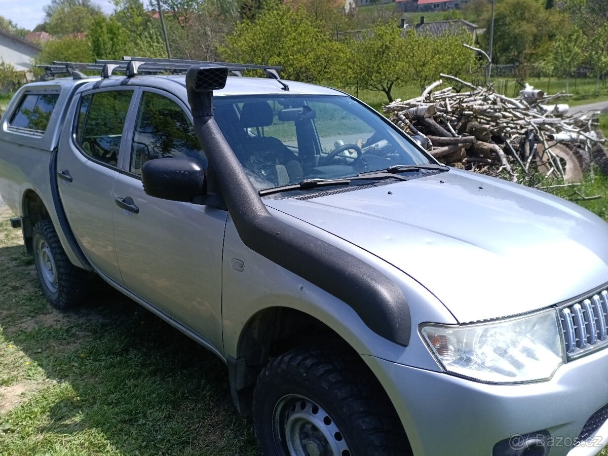 Mitsubishi L200 r.2011