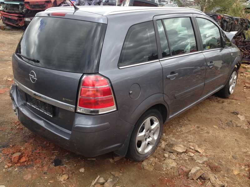 Opel Zafira 1,8 16V 2007 - pouze díly