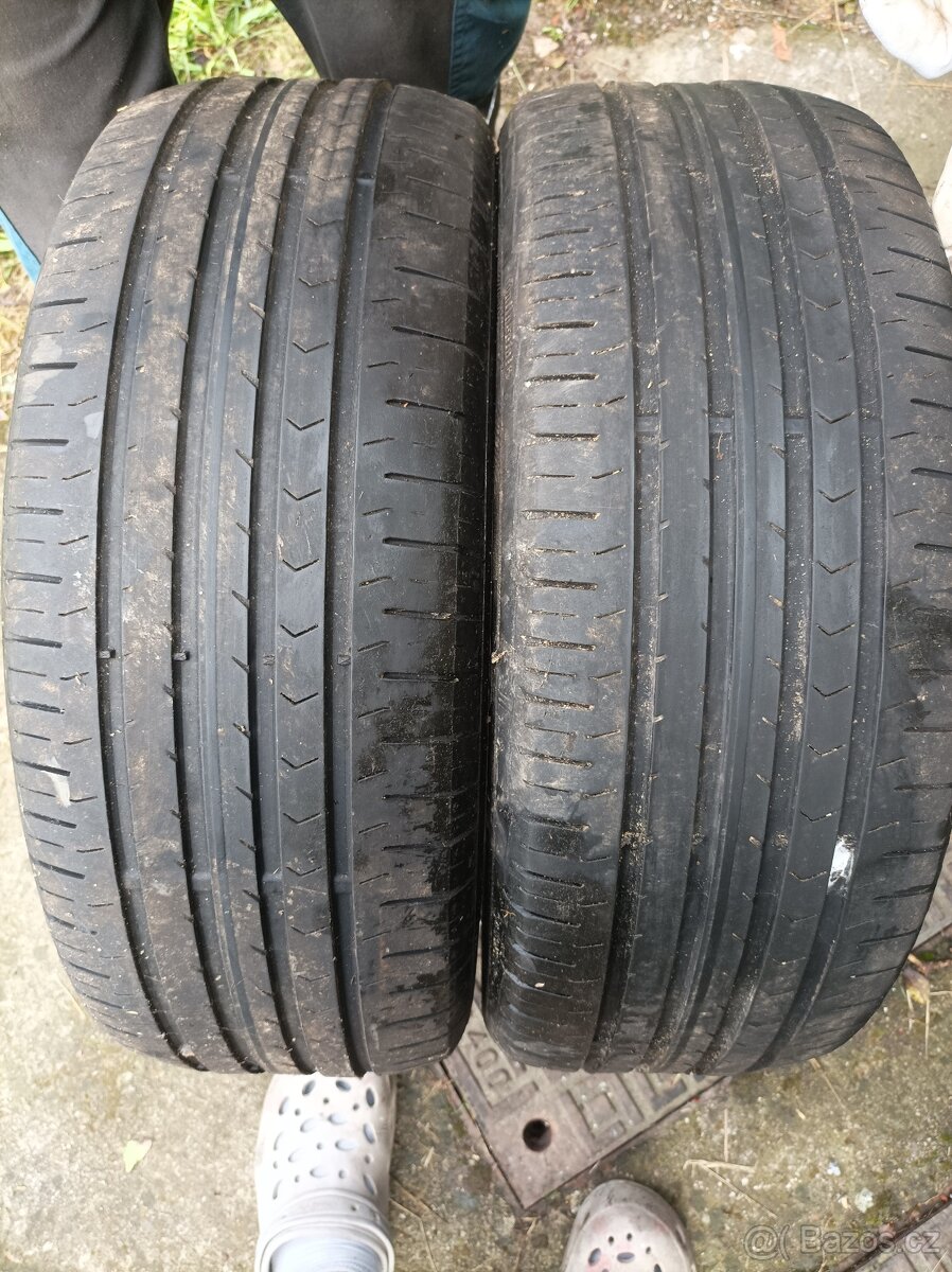 215/55/17 continental 2 kusy letni
