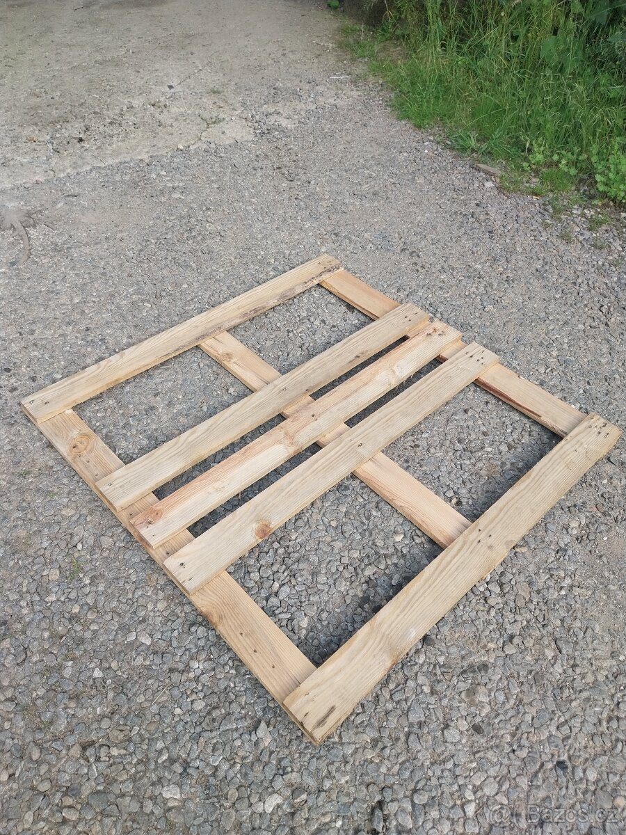 Dřevěné rámečky.. prkénka..