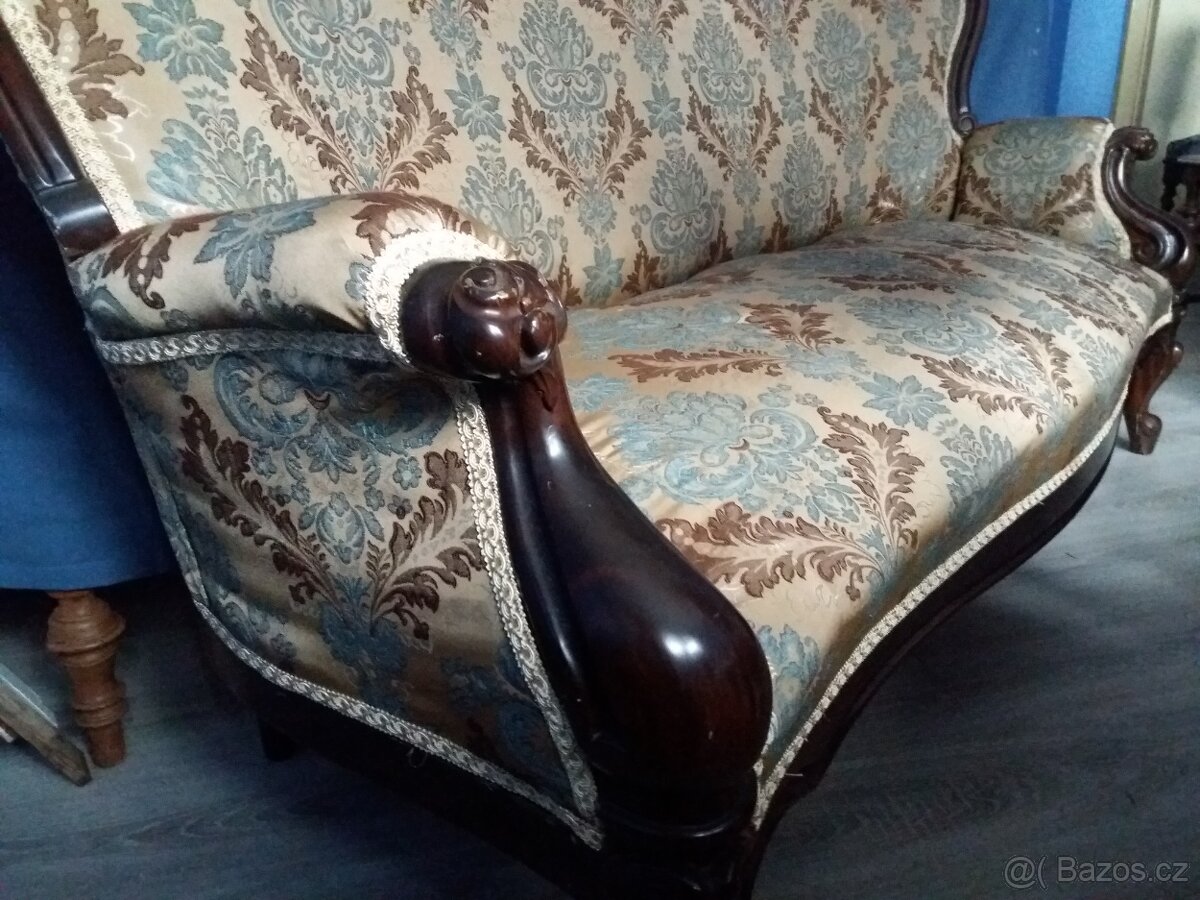 Starožitna sofa