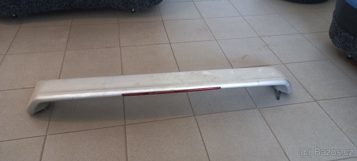 Subaru Legacy II sedan křídlo/spoiler