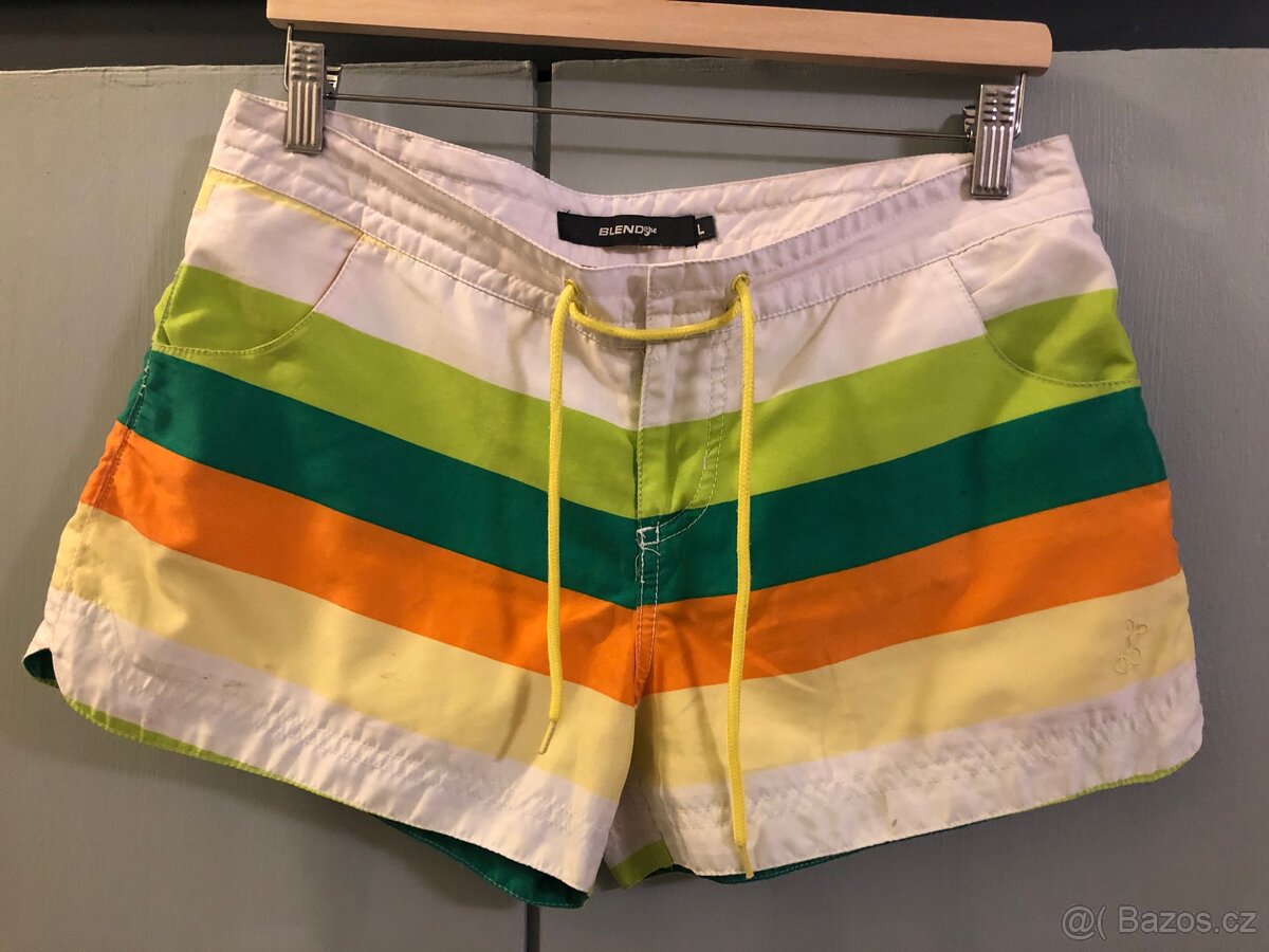 Letní dámské boardshortky velikost L