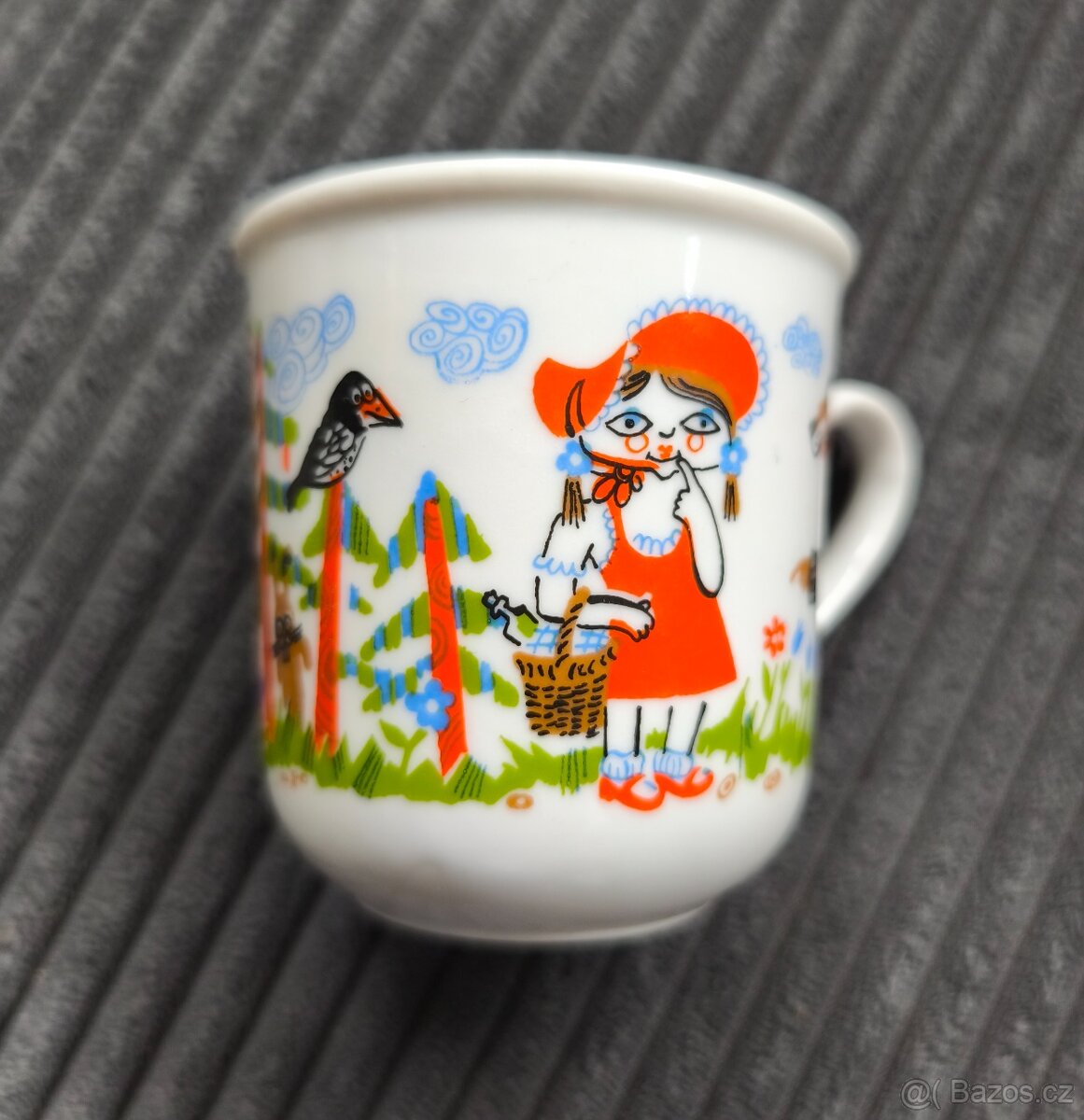 Červená karkulka retro hrnek