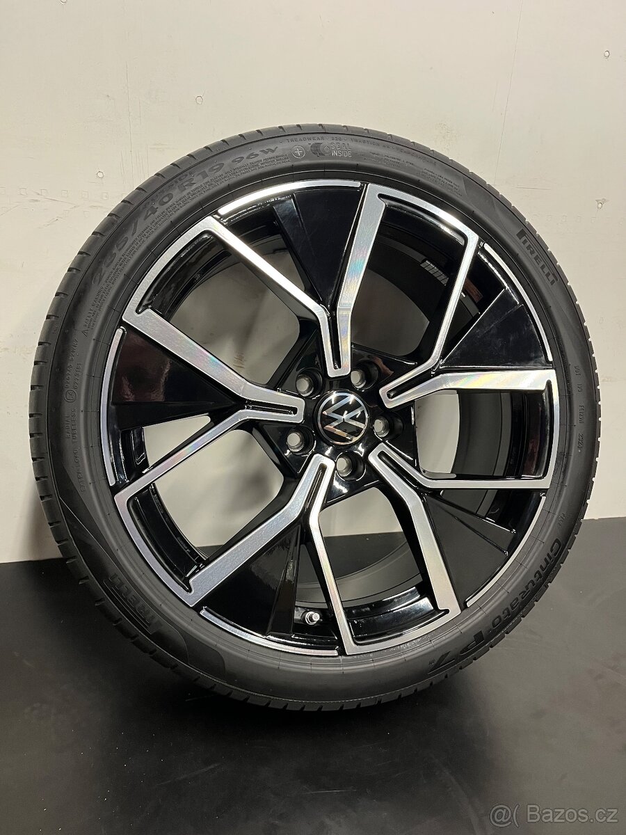 VW Passat R19 Zánovní letní sada