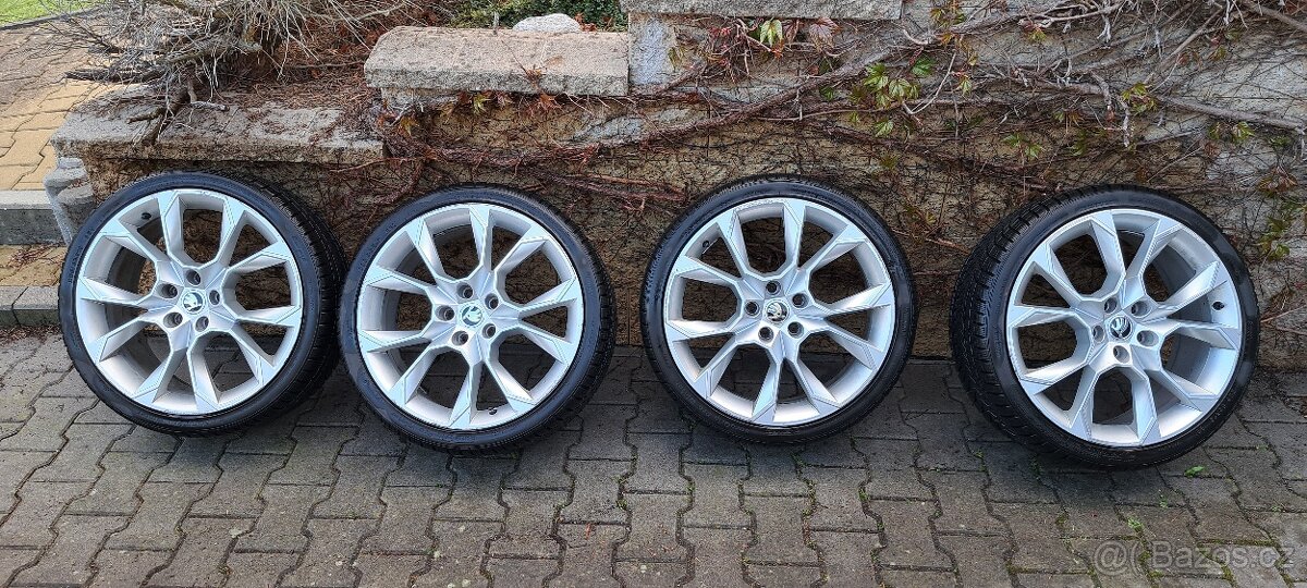 Prodám zimní kola + letní pneu - 225/35 R19