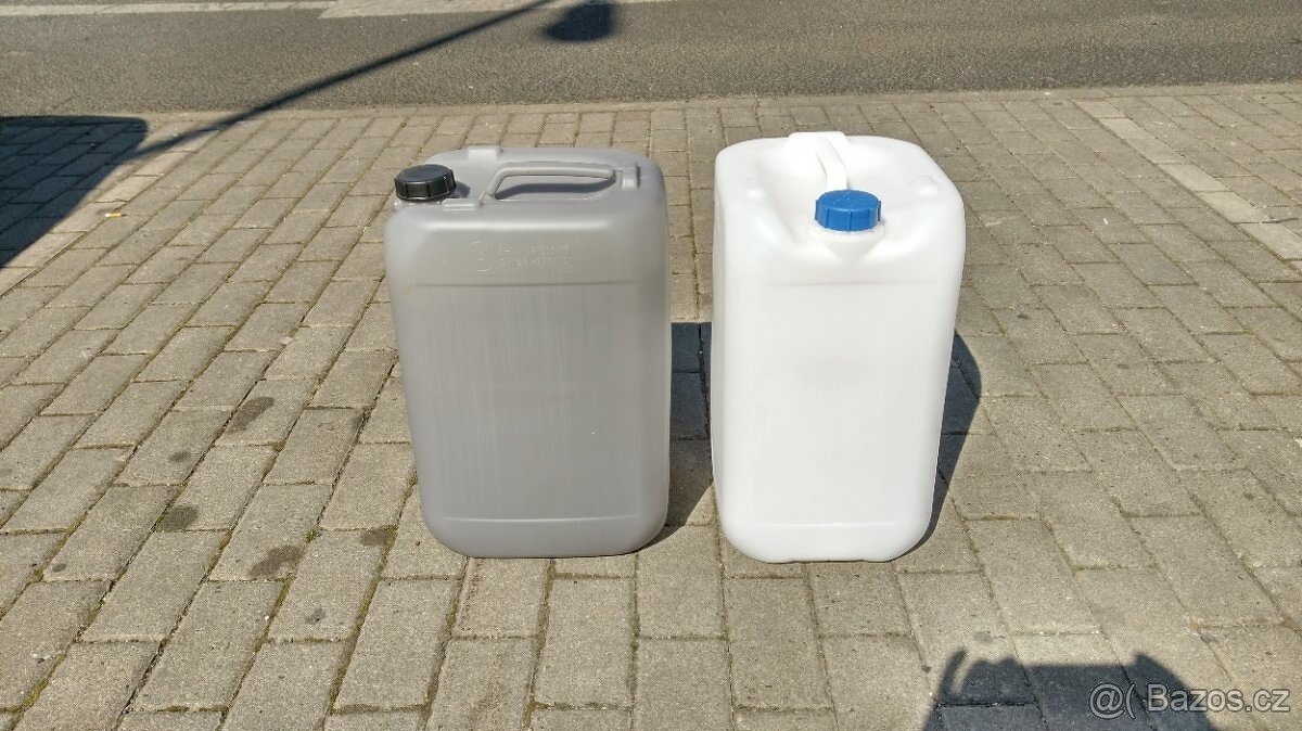 Plastový kanystr 25 l
