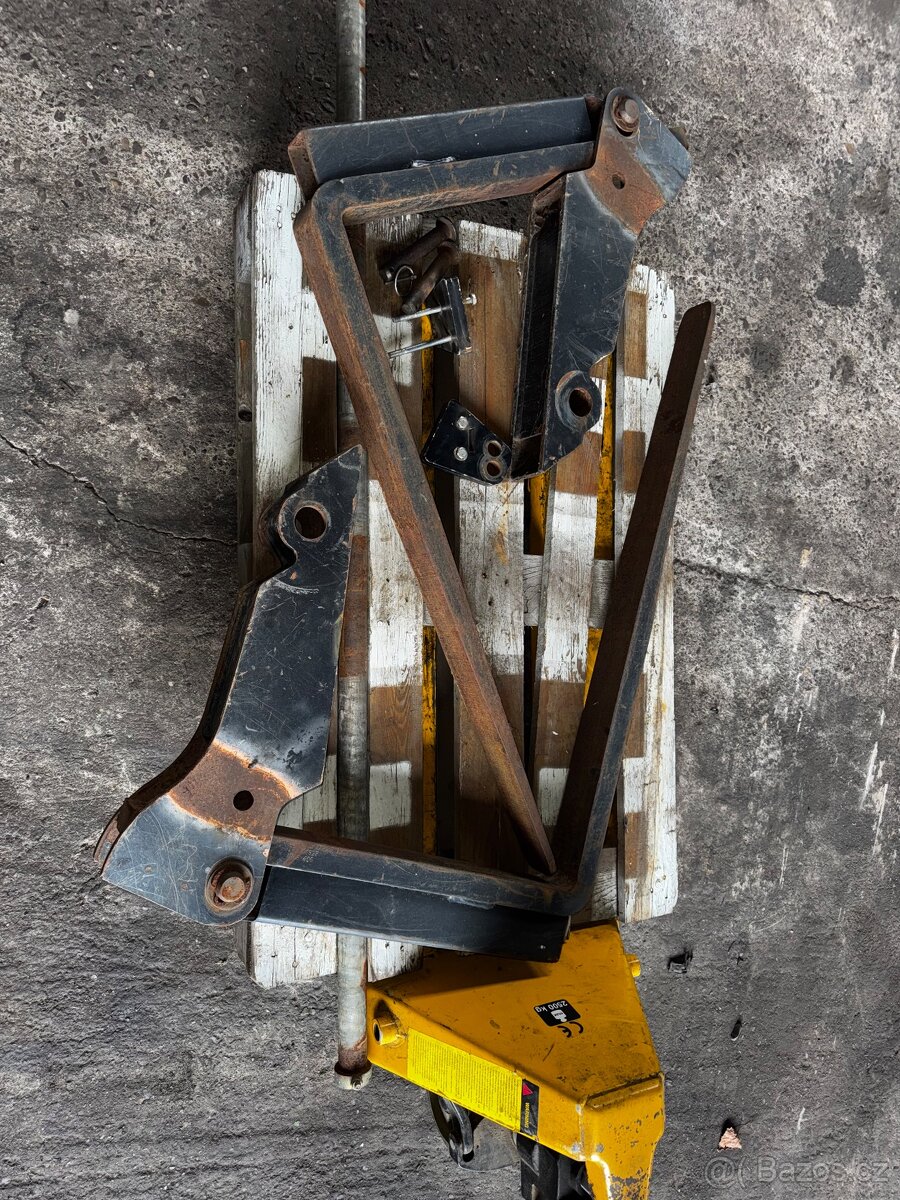 Paletizační vidle traktor bagr JCB 3cx zánovní