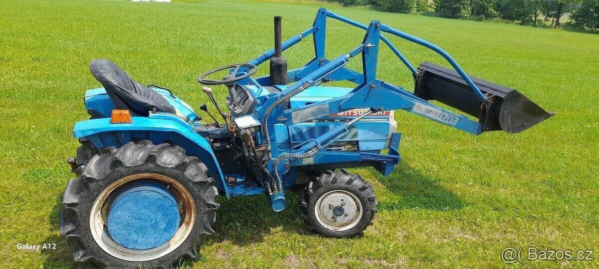 Malotraktor japonsky