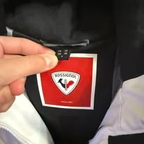 Velice pěkná dámská lyžařská bunda Rossignol